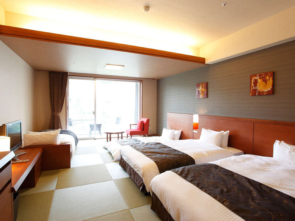 ホテルウェルシーズン浜名湖 和洋室