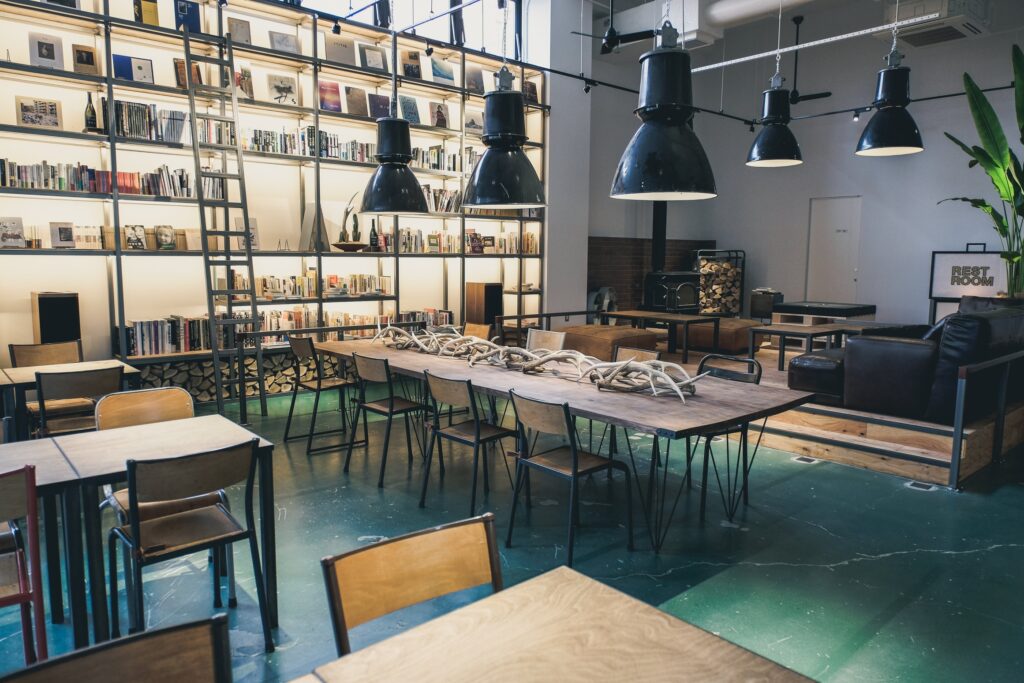 HOTEL POTMUM カフェ店内