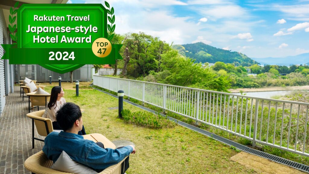 亀の井ホテル 青梅 ラウンジ外 テラス風景