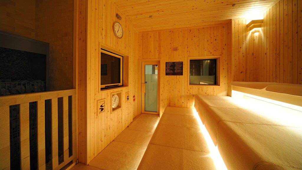 東京・湯河原温泉 万葉の湯 ドライサウナ