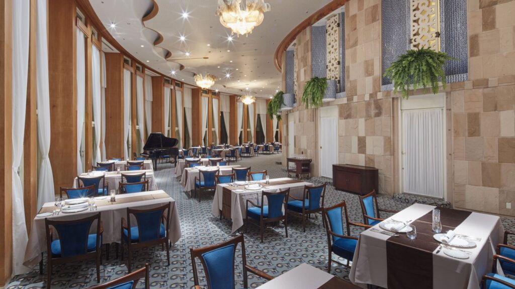 ザ プリンス 箱根芦ノ湖 本館 ル・トリアノン 店内